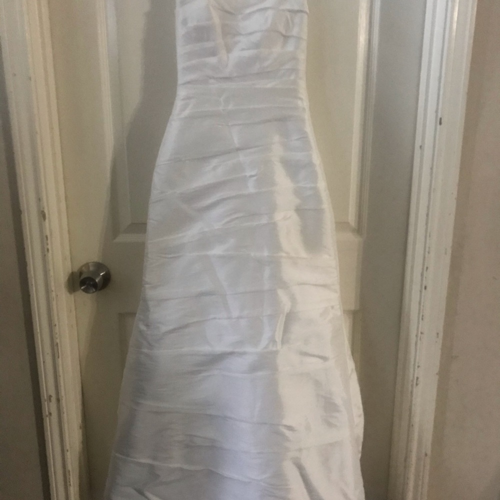 Classic White A-Line Wedding Dress - Elegant Satin Finish